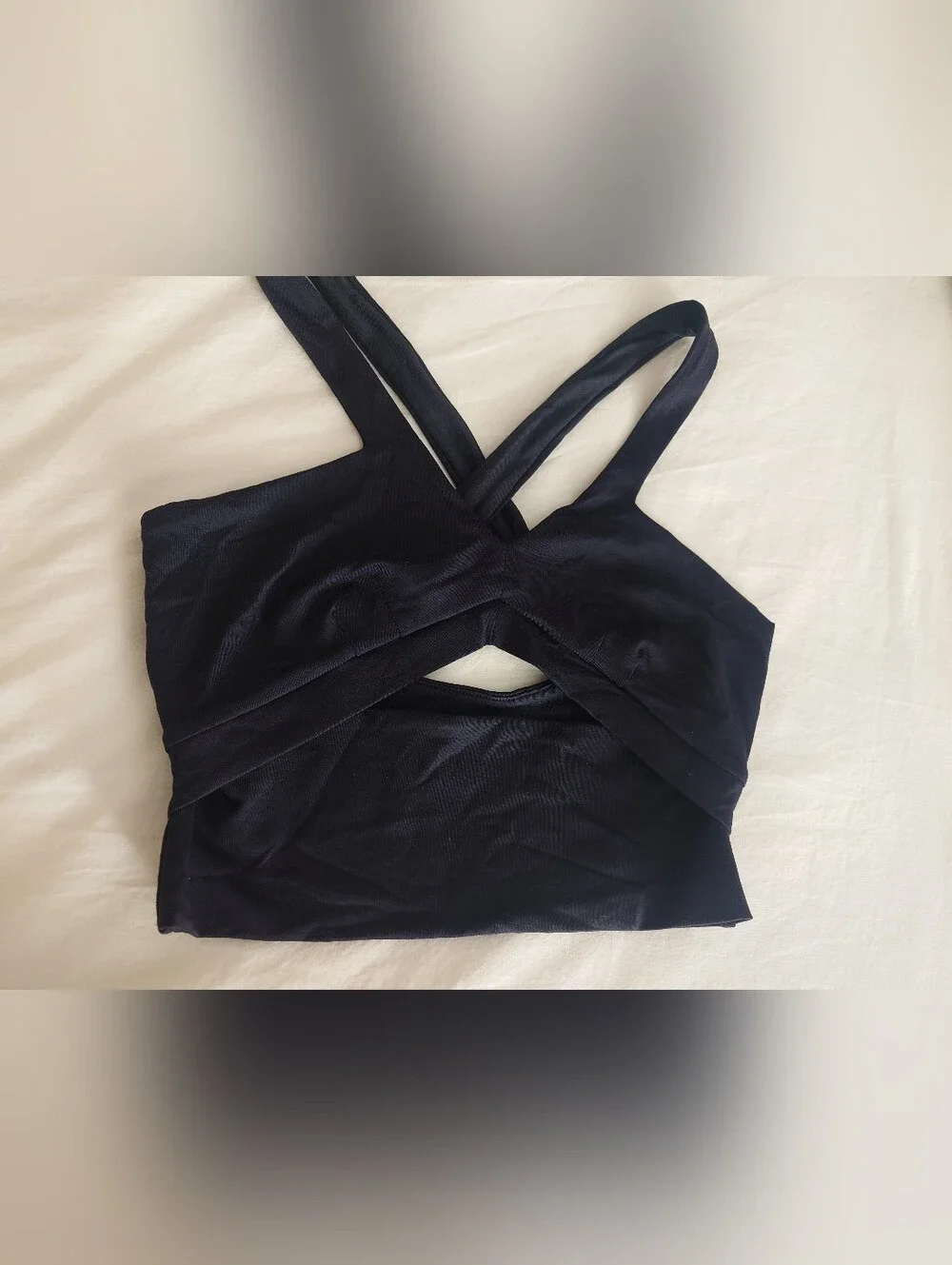 NWOT Black ALO Yoga Cut-Out Crop Top Sports Bra S Cropped Gym Airbrush Halter
